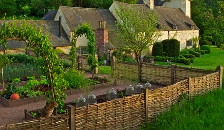 Top Tips For Handcrafted And Traditional Wattle Fencing